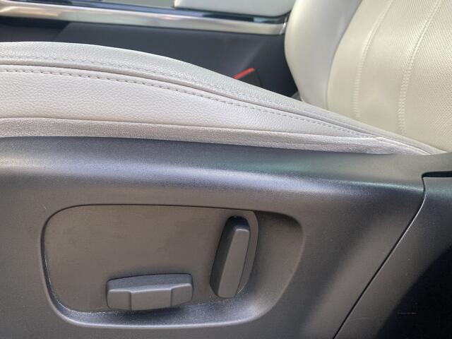 Land Rover RANGE ROVER EVOQUE 2.0 P200 AWD R-Dynamic Hello Edition Leder Panorama Meridian NL Auto Carplay Navi