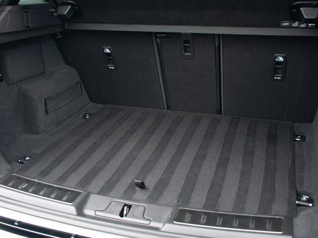 Land Rover RANGE ROVER EVOQUE 1.5 P300e PHEV AWD Dynamic SE Facelift l Black Pack l Schuif-/kantel Pano dak l l Adapt. Cruise l 20" l Carplay