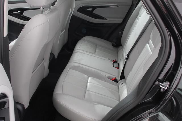 Land Rover RANGE ROVER EVOQUE 1.5 P300e AWD PHEV SE Signature Panoramadak Afneembare trekhaak Navigatie Parkeersensoren 360 Camera Cruise Control Elektrische verstelbare stoelen