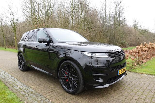Land Rover RANGE ROVER SPORT 3.0 P510e First Edition 400PK | 24'' Vossen velgen | Pano | Meridian | Luchtvering | 4 Wiel sturing | 360 Camera | Massage stoelen | Stoel ventilatie | HUD | Glascoating |