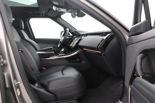 Land Rover RANGE ROVER SPORT 3.0 P460e Dynamic HSE | Black Pack | Flux Silver | 23 Inch | Massage+Ventilatie | Trekhaak | Head-Up