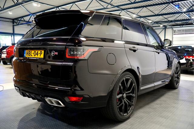 Land Rover RANGE ROVER SPORT 5.0 V8 SC SVR 423kW/575pk Aut8 Carbon Edition PANORAMADAK + CARBON IN-&EXTERIEUR + PERFORMANCE STOELEN + MERIDIAN AUDIO + ADAPT.CRUISE + EL.TREKHAAK + CAMERA + STOELVERWARMING&-KOELING + KEYLESS + PARKSENSOREN + 22" LM-VELGEN!!