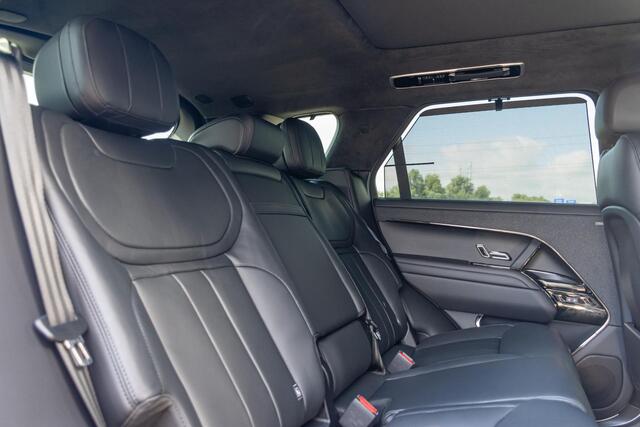 Land Rover RANGE ROVER SPORT 3.0 P550e Autobiography PHEV Trekhaak l Schuif- /kantel Pano l Stoelventilatie l Soft Close l Blackpack l 23" Inch