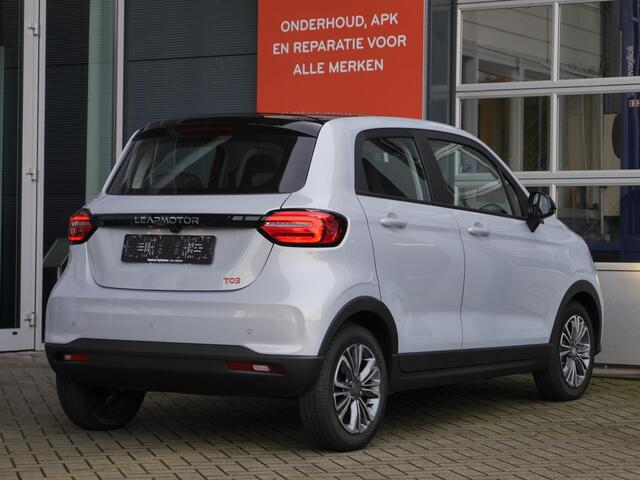 Leapmotor T03 Design 37.7 kWh | Nieuw | Uit voorraad leverbaar | Camera | Panoramadak | Adaptive cruise control | Dodehoek detectie | Lichtmetalen velgen