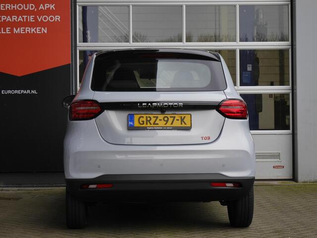 Leapmotor T03 Design 37.3 kWh | Demo | Uit voorraad leverbaar | Camera | Panoramadak | Adaptive cruise control | Dodehoek detectie | Lichtmetalen velgen