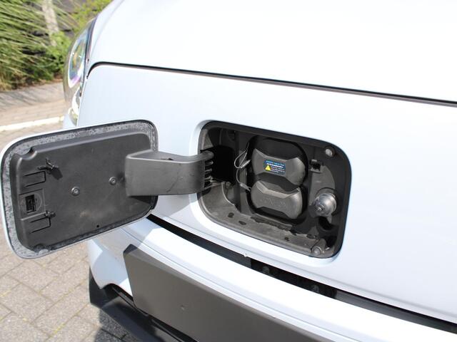 Leapmotor T03 Design 37.3 kWh 95PK Navigatie, Camera achter, Parkeerhulp achter, Audio, Keyless Start, Lichtmetalen velgen