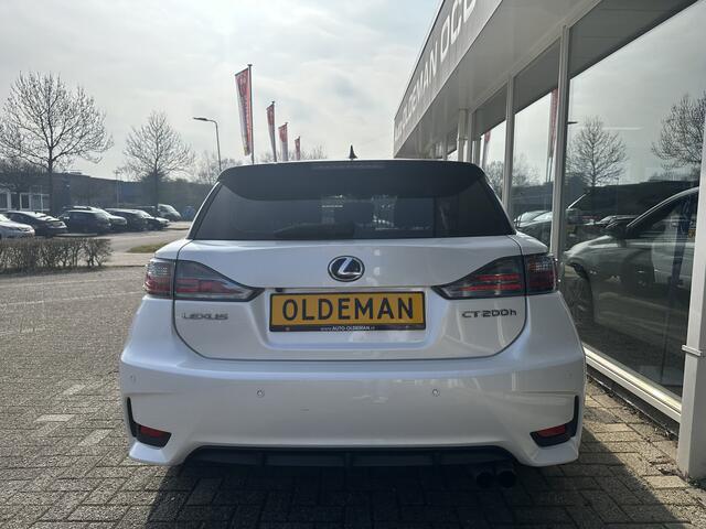 Lexus CT 200h Executive 17" LEDER,NAVI,CLIMA,CRUISE,CAMERA