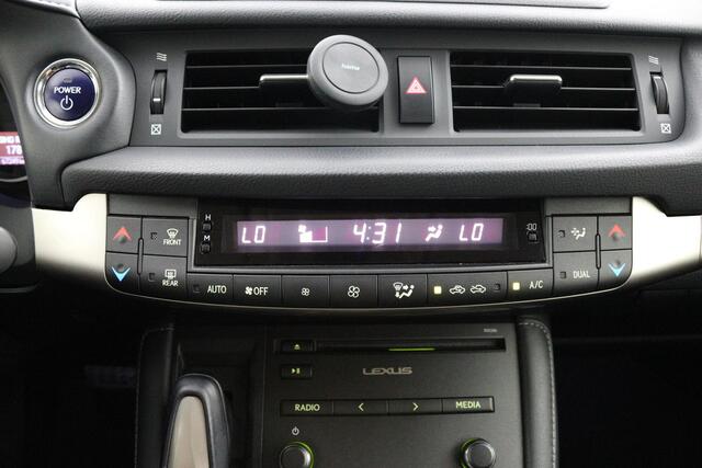 Lexus CT 200h Sport Edition | 17 Inch Lichtmetalen velgen | LED koplampen | Stoelverwarming | Dealeronderhouden