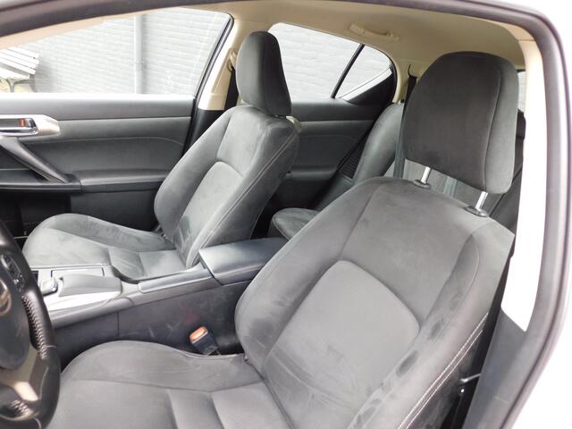 Lexus CT 200h Ultimate Edition 1e EIGENAAR! VOLLEDIG ONDERHOUDEN! NAVI! BLUETOOTH! CLIMA!