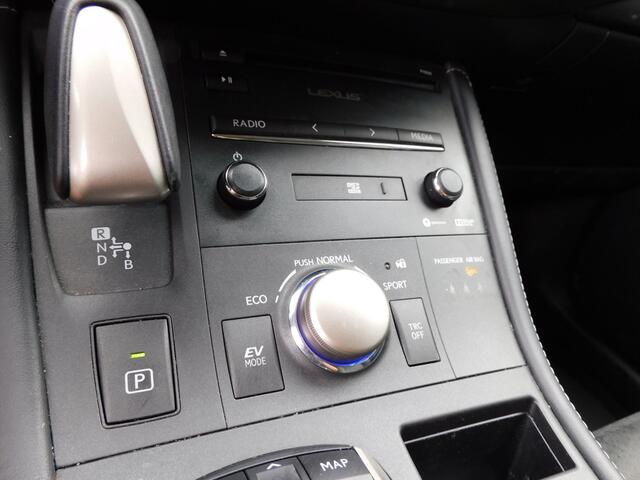 Lexus CT 200h Ultimate Edition 1e EIGENAAR! VOLLEDIG ONDERHOUDEN! NAVI! BLUETOOTH! CLIMA!