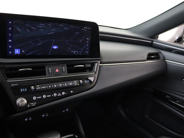 Lexus Es 300h F Sport Design | Lederen bekleding | 19" LM Velgen | Schuif/kanteldak | Navigatie | Camera | Dodehoek Ass. | Parkeersensoren |