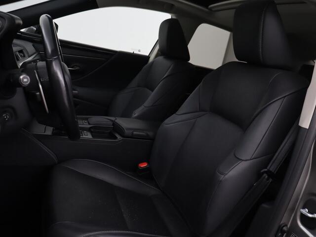 Lexus Es 300h Comfort Line | Schuifdak | Leder | Stoelverwarming | Adaptive cruise | Carplay | Camera | Memory | Keyless | Full LED