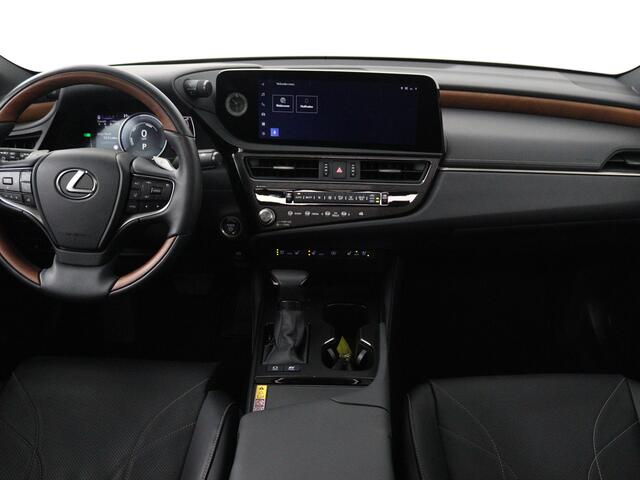 Lexus Es 300h Executive | Mark Levinson audio |