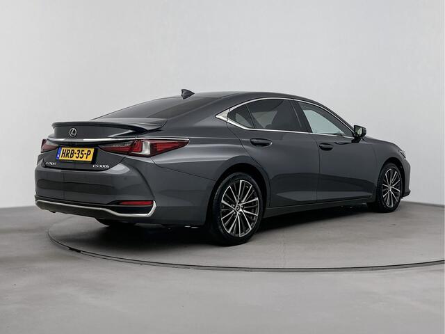 Lexus Es 300h Business Line | Sunroof | Stoel- en stuurverwarming | Carplay |