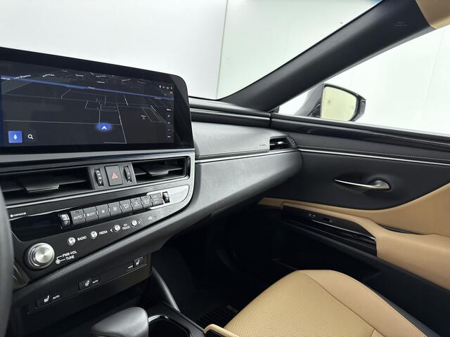 Lexus Es 300h Business Line | Sunroof | Stoel- en stuurverwarming | Carplay |