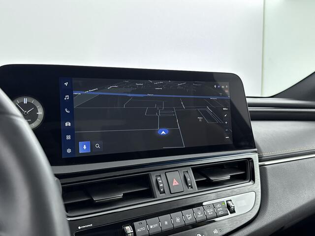 Lexus Es 300h Business Line | Sunroof | Stoel- en stuurverwarming | Carplay |