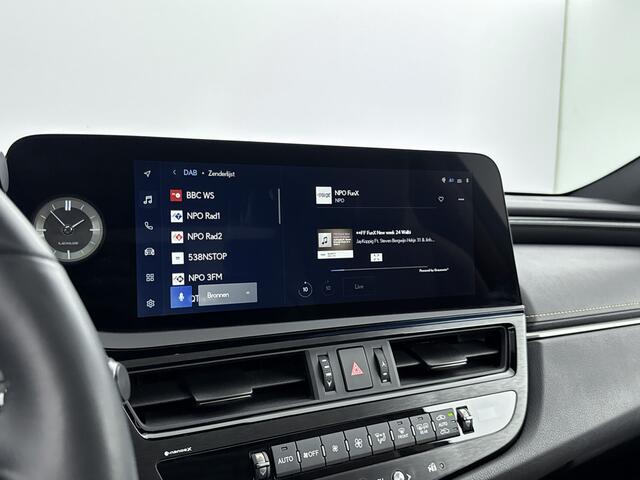 Lexus Es 300h Business Line | Sunroof | Stoel- en stuurverwarming | Carplay |