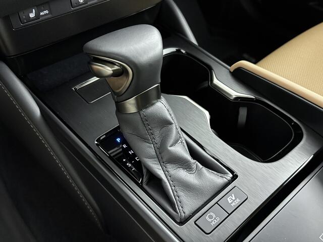 Lexus Es 300h Business Line | Sunroof | Stoel- en stuurverwarming | Carplay |