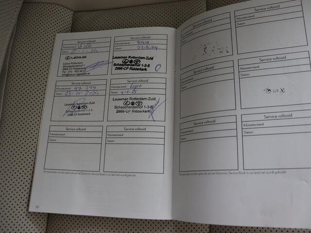 Lexus Es 300h Business Line | Sunroof | Lederen Bekleding | Apple Carplay & Android Auto |