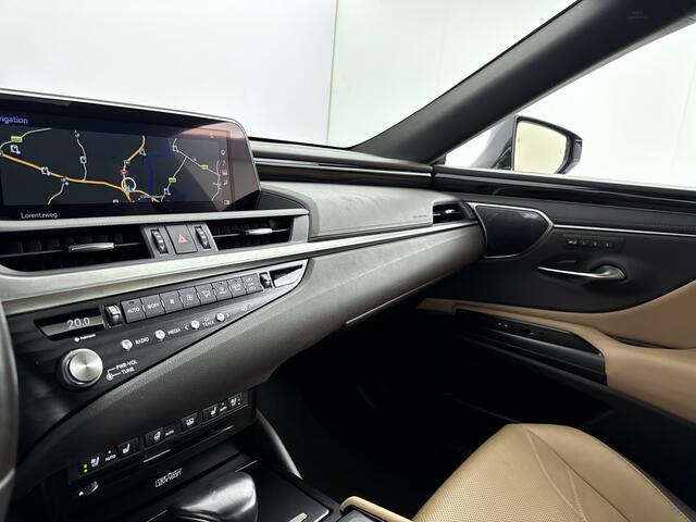Lexus Es 300h President Line Limited | Elektrisch glazen schuif-/kanteldak | 360° Camera | Stoelverwarming -/ Ventilatie |