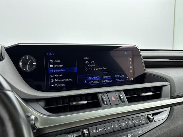 Lexus Es 300h President Line Limited | Elektrisch glazen schuif-/kanteldak | 360° Camera | Stoelverwarming -/ Ventilatie |