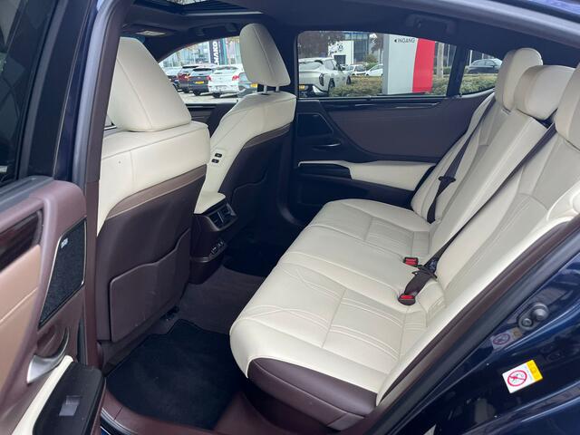 Lexus Es 300h President Line Autom. | Leder | Stoelverwarming+ventilatie | Mark Levinson Audio | Schuif-Kanteldak |