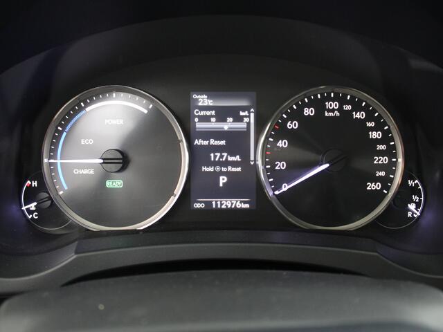 Lexus IS 300h Hybrid Business Line | Lexus Navigatie | Half Leer | Stoelverwarming | LED koplampen | Park Assist |