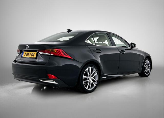 Lexus IS 300h Hybrid Business Line Pro