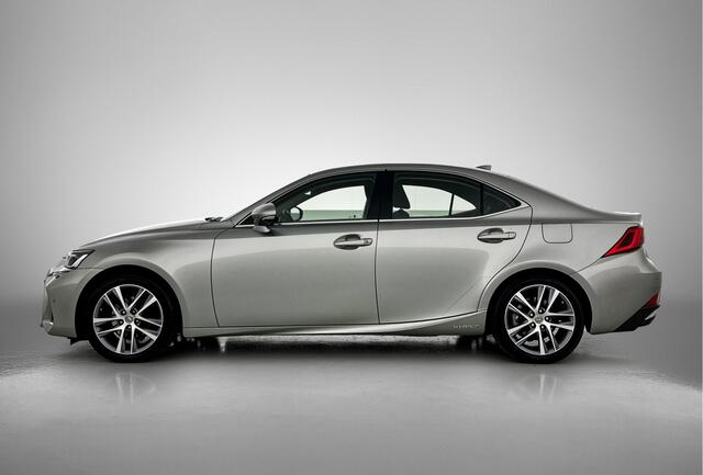 Lexus IS 300h Hybrid Business Line Pro | Parkeersensoren | Half lederen bekleding | Navigatie |