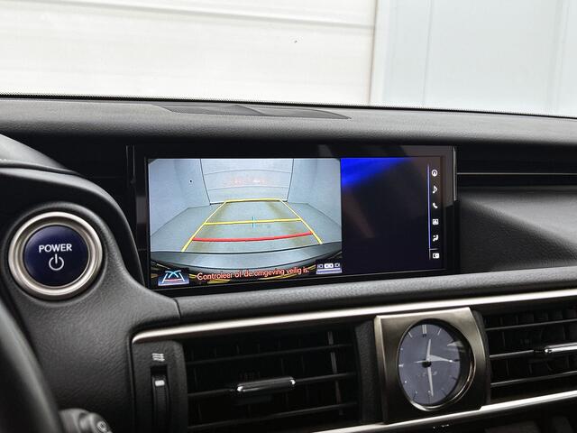 Lexus IS 300h Hybrid Business Line Pro | Parkeersensoren | Half lederen bekleding | Navigatie |