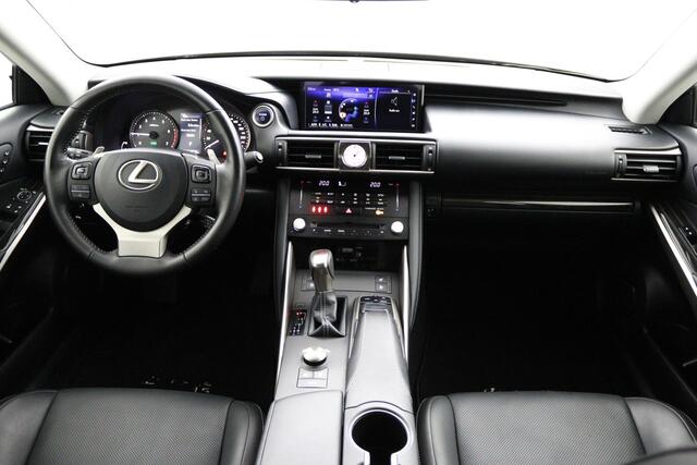 Lexus IS 300h Luxury Line | Mark Levinson | Stoelkoeling | Blind Spot Monitor | Stoelgeheugen