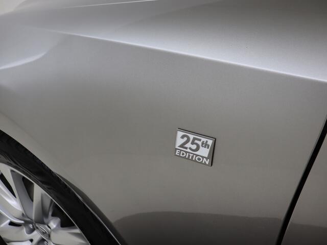 Lexus IS 300h 25th Edition | Stoelverwarming | Parkeersensoren | Navigatie |