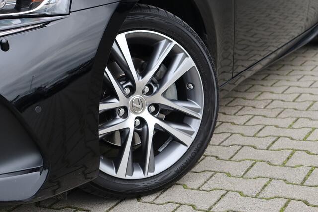 Lexus IS 300h Hybrid Business Line | Camera | Schuif/Kantel | Winterpakket |