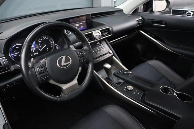 Lexus IS 300h Hybrid Business Line | Camera | Schuif/Kantel | Winterpakket |