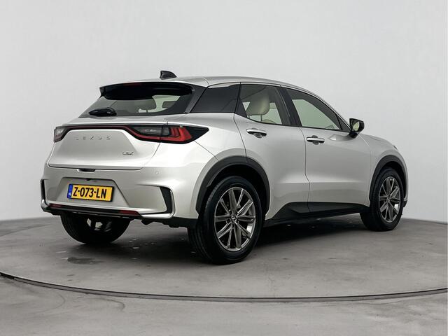 Lexus LBX Elegant 2WD | Stoel & Stuurverwarming | Apple Carplay |