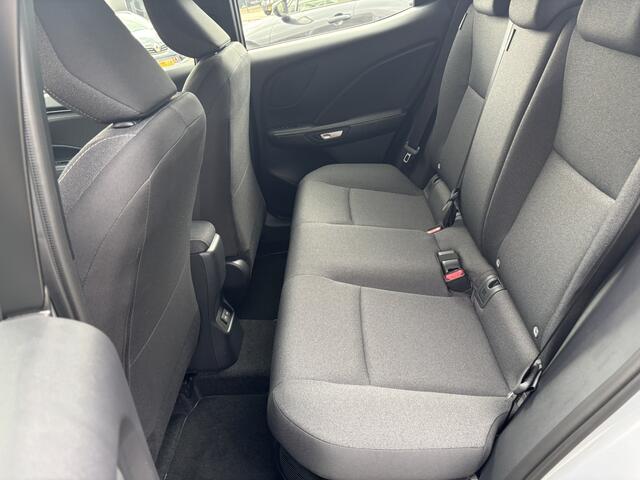 Lexus LBX Business Line 2WD / NIEUW MEI 2025! / Stoelverwarming / AppleCarplay/AndroidAuto / Keyles sentry /