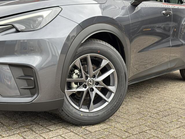 Lexus LBX Business Line 2WD / NIEUW MEI 2025! / Stoelverwarming / AppleCarplay/AndroidAuto / Keyles sentry /