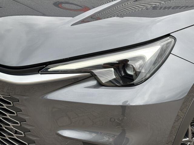 Lexus LBX Business Line 2WD / NIEUW MEI 2025! / Stoelverwarming / AppleCarplay/AndroidAuto / Keyles sentry /