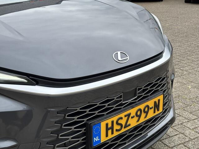 Lexus LBX Business Line 2WD / NIEUW MEI 2025! / Stoelverwarming / AppleCarplay/AndroidAuto / Keyles sentry /