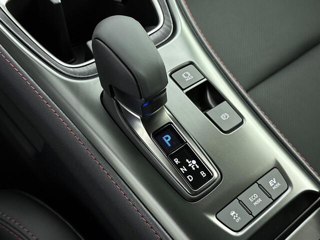 Lexus LBX Business Line Pro 2WD | Geperforeerd Leder | Apple CarPlay / Android Auto | Stoelverwarming |