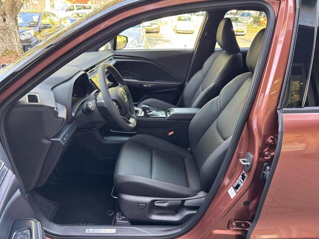 Lexus LBX Emotion 2WD | 06-10141018 Voor meer informatie