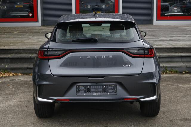 Lexus LBX Relax 2WD Advanced Pakket | Mark Levinson | HUD | 360 camera |