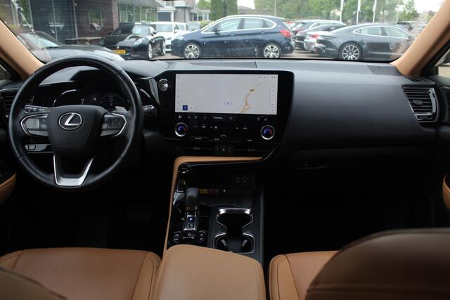 Lexus NX 450h+ AWD Launch Edition / 360Camera / Head-up / Leder / 18'' / Keyless / Sfeerverlichting / Stoelventilatie / Stuurverwarming / DAB / ACC