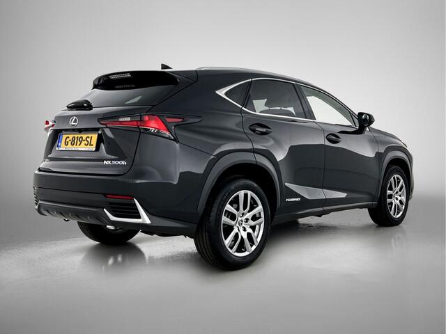 Lexus NX 300h AWD Luxury Line