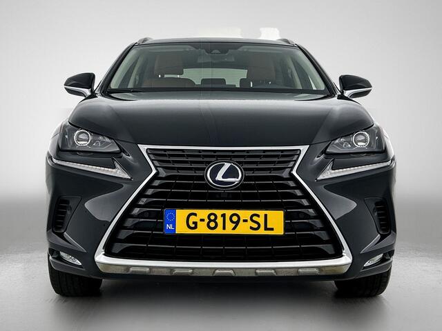 Lexus NX 300h AWD Luxury Line