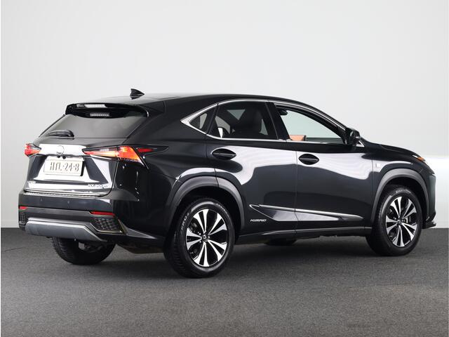 Lexus NX 300h AWD F Sport Line Limited | Glazen Panoramadak | Stoelverwarming | Parkeersensoren | Lederen Bekleding |