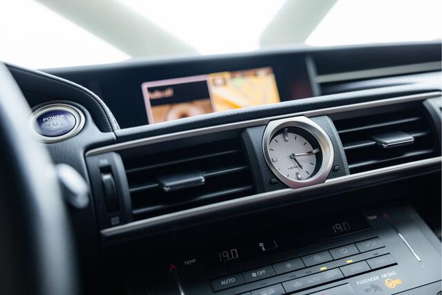 Lexus RC 300h F SPORT Line Limited | Stoelverwarming & Koeling | Adaptive Cruise Control | Stoelgeheugen |