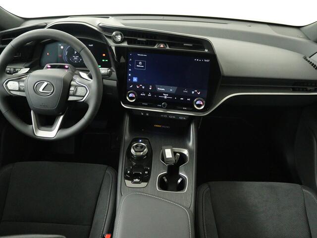 Lexus RZ 450e President Line 71 kWh | Stuur- en stoelverwarming | Mark Levinson Audio | Panoramisch glazen dak, dimbaar | Head-Up Display | Stoelen voor geventileerd |
