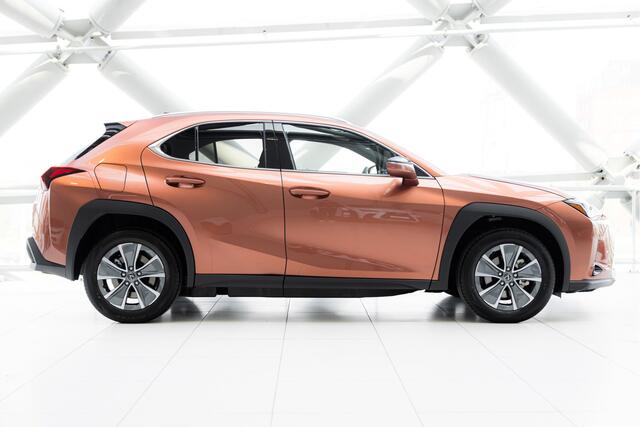 Lexus Ux 300e Luxury Line 73 kWh | Carplay | 12.3" Display | Mark Levinson |