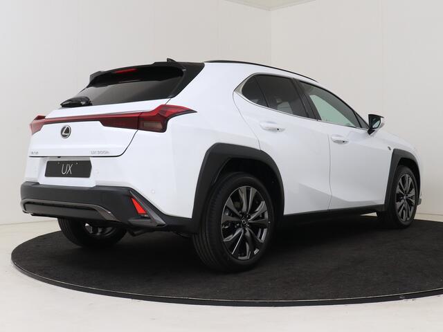 Lexus Ux 300h F SPORT Design | Sunroof | Lederen Bekleding | Stoelverwarming |
